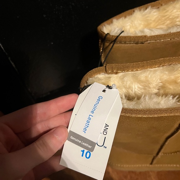 ugg-like boots - Picture 2 of 3